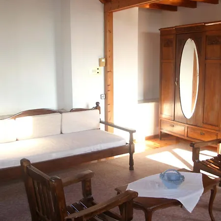 Oasis Guesthouse-2