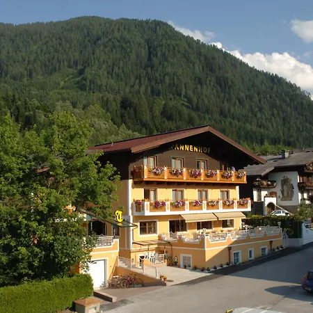 Hotel Garni Tannenhof-3