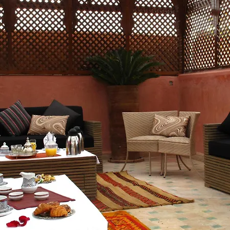 Riad Le Perroquet Bleu Suites&Spa-3