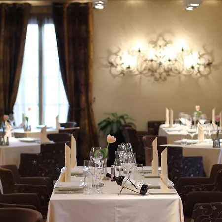 Monarc Hotel-3