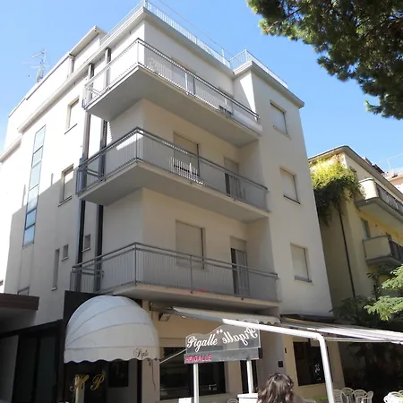 Hotel Pigalle-2