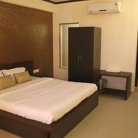 Hotel Savi Regency-3