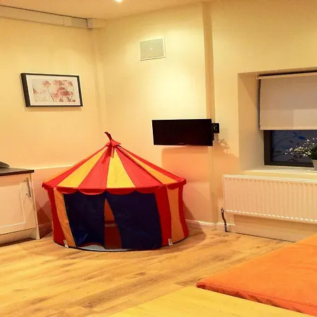 Lyall Apartment Hotel-2