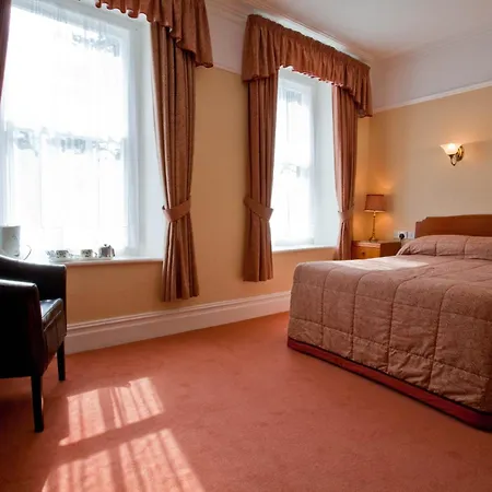 Gwrach Ynys Country Guest House-3