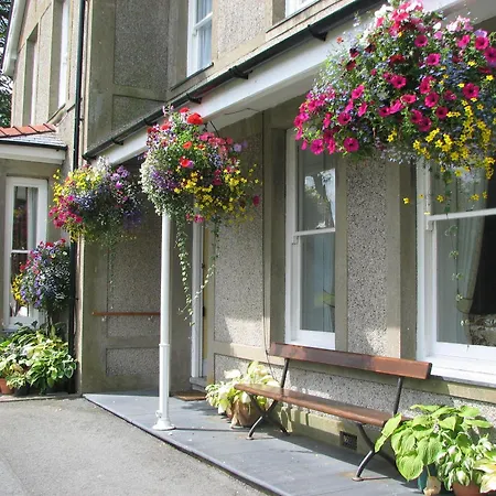 Gwrach Ynys Country Guest House-2