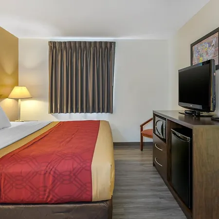 Econo Lodge Inn & Suites Des Moines Fairgrounds Area-2