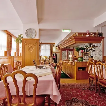 Burghotel-2