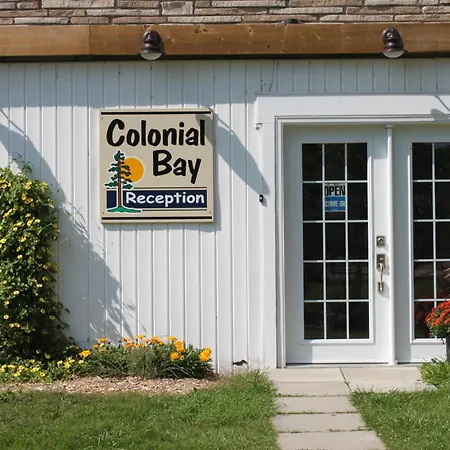 Colonial Bay Motel And Cottages-2