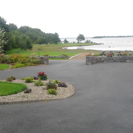 The Waterfront House Country Home-3