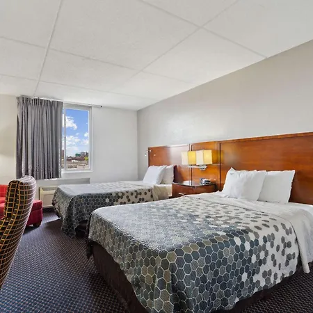 Econo Lodge Inn & Suites Waterloo Downtown-2