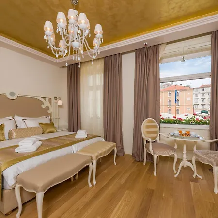 Piazza Heritage Hotel-2