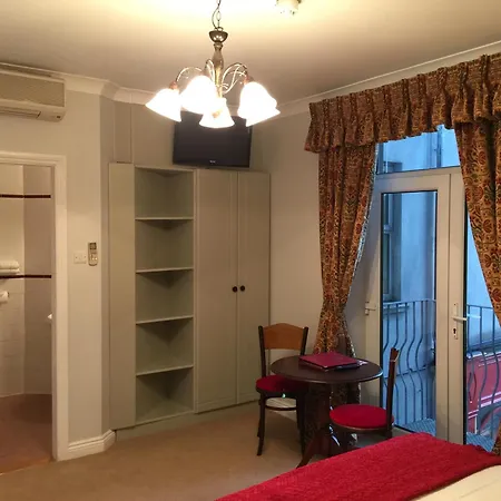 O Donovans Hotel-2