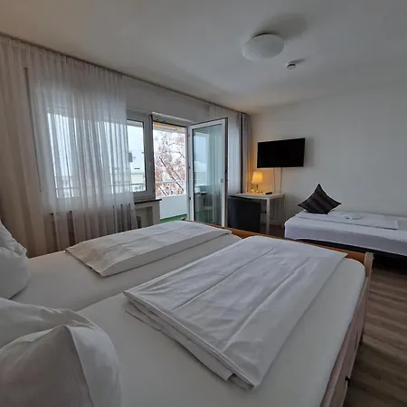 Apart Hotel Freiburg-3