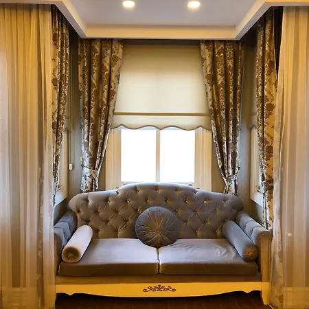Rose Mansion By Otantik Suites-3