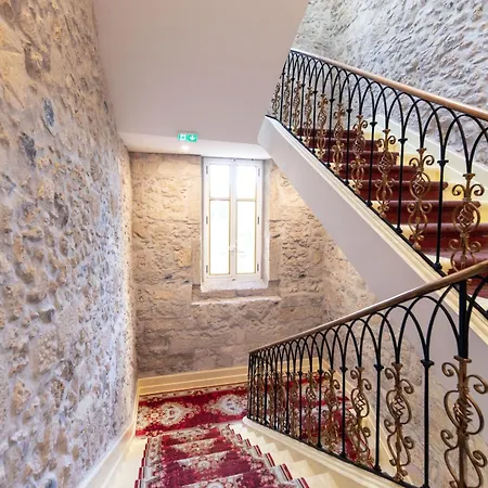 Suite Royale Maison De L'Eglise Du Couvent-3