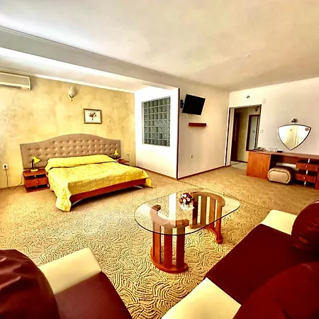 Family Hotel The Golden Fish-3