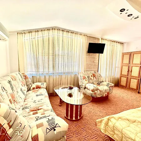 Family Hotel The Golden Fish-2