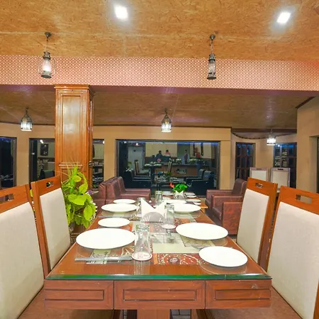 Pax Hotel Ark 150 Meters From Mall Road-2