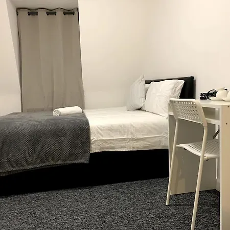 Warren Street Guest House-3