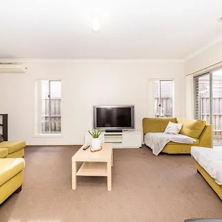 Spacious And Inviting Home-3