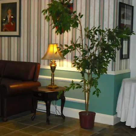 Claymore Inn And Suites-2