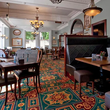 Sandford House Hotel Wetherspoon-3