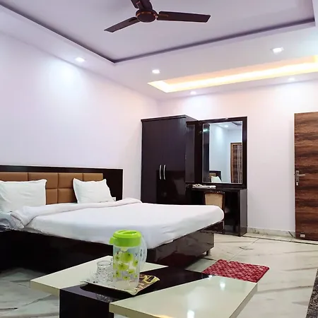 Hotel Pink Paradise-3