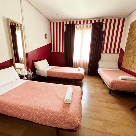 Hostal La Casa De La Plaza-2