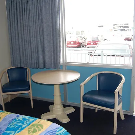 Thunderbird Beach Motel-3