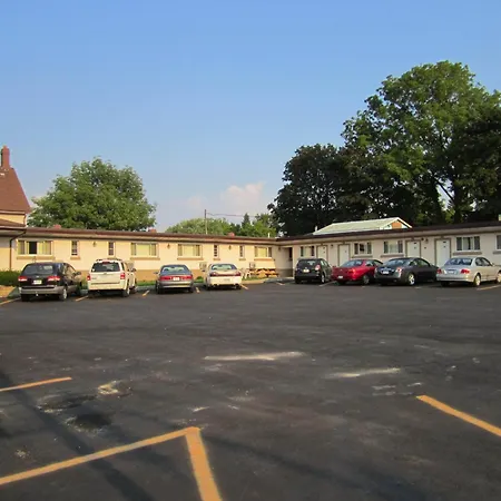 Canadiana Motel-3