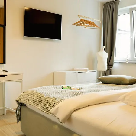 R & J Hotel-2
