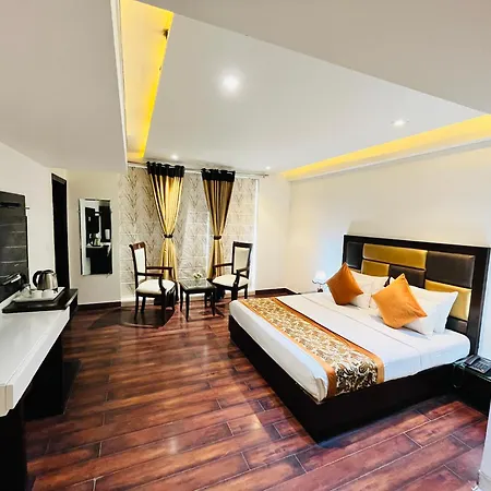 Hotel Aura Ip Grand By Qotel Karkardooma Metro Station New Delhi-2