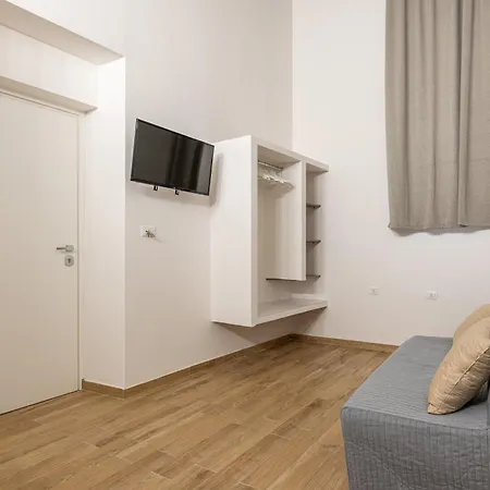 Quattro Canti Rooms-2