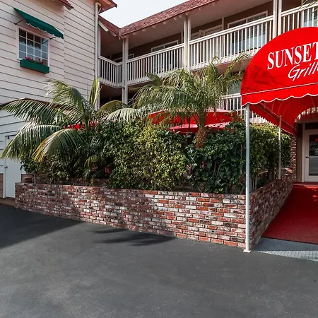 Ramada By Wyndham Costa Mesa/Newport Beach-2