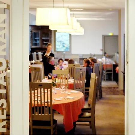 Logis Hotel, Restaurant Et Spa Le Relais De Broceliande-2