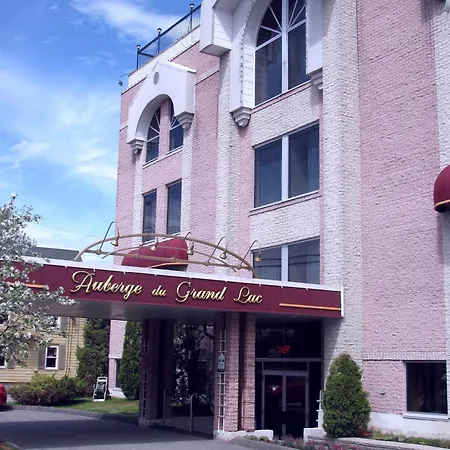 Auberge Du Grand Lac-3