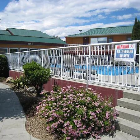 Days Inn By Wyndham Penticton Conference Centre-2