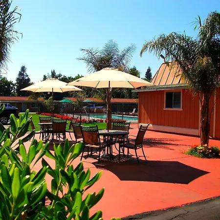 Tri-Valley Inn & Suites-2