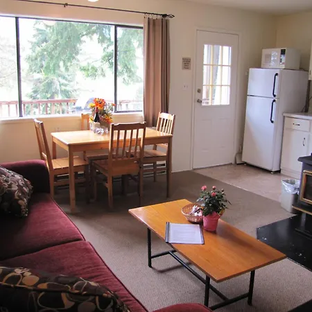 Green Acres Lakeside Resort Salt Spring Island-2