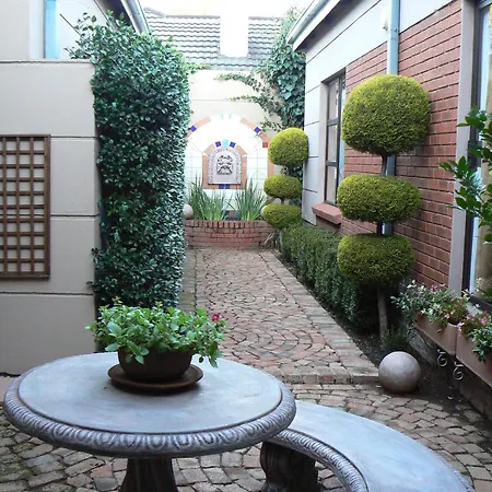 Primavera Guest House-3