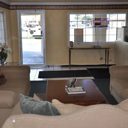 Travelers Inn Manteca-3