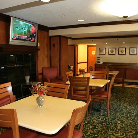 Baymont By Wyndham Kalamazoo East-2
