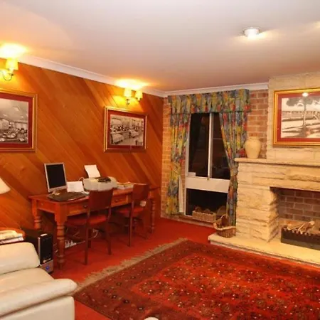 The Hermitage Motel - Campbelltown-3