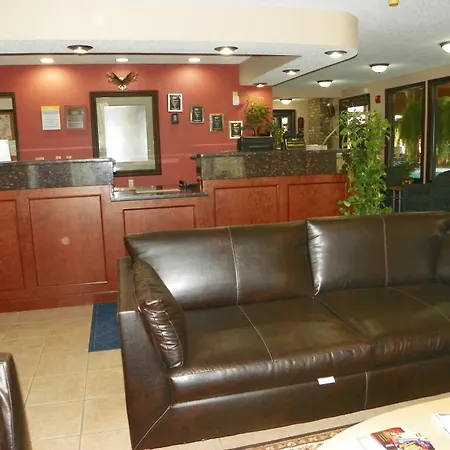 Royalton Inn & Suites Upper Sandusky-2