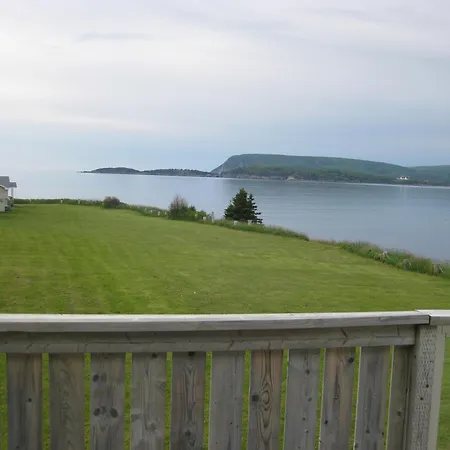 Seascape Coastal Retreat - 2 Adults Only - Hot Tub And Without Hot Tub Oceanfront Property-3