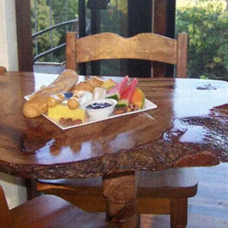 At Remingtons Private Cottages Montville-3