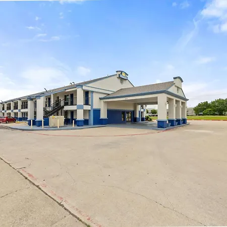 Days Inn By Wyndham Mckinney-2