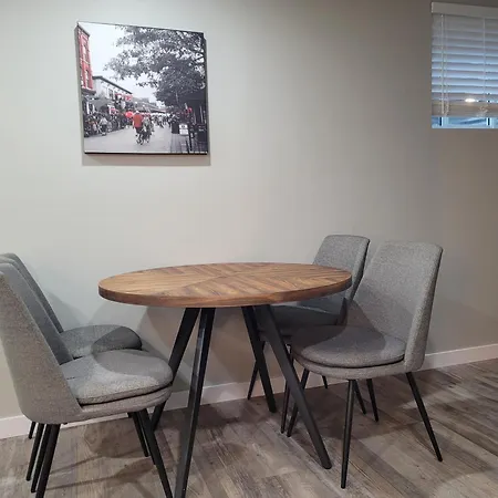 Boardwalk Homes - Executive Guest Rooms & Townhomes-3