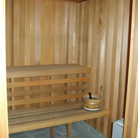 Surfers International Apartments-3