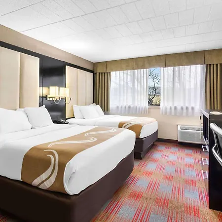 Quality Inn & Suites Altoona-3